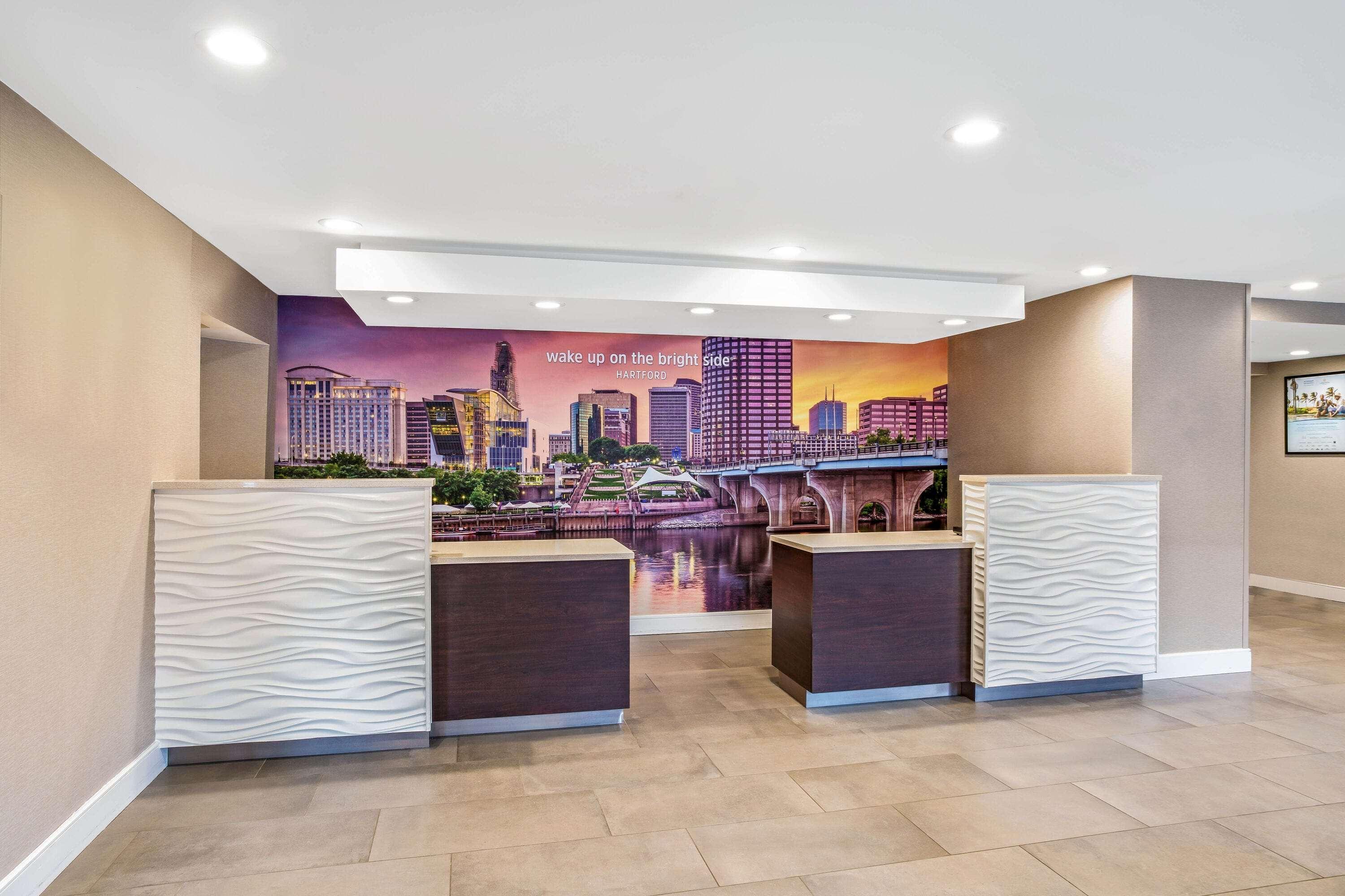 Отель La Quinta By Wyndham Hartford Bradley Airport Виндзор Локс Экстерьер фото