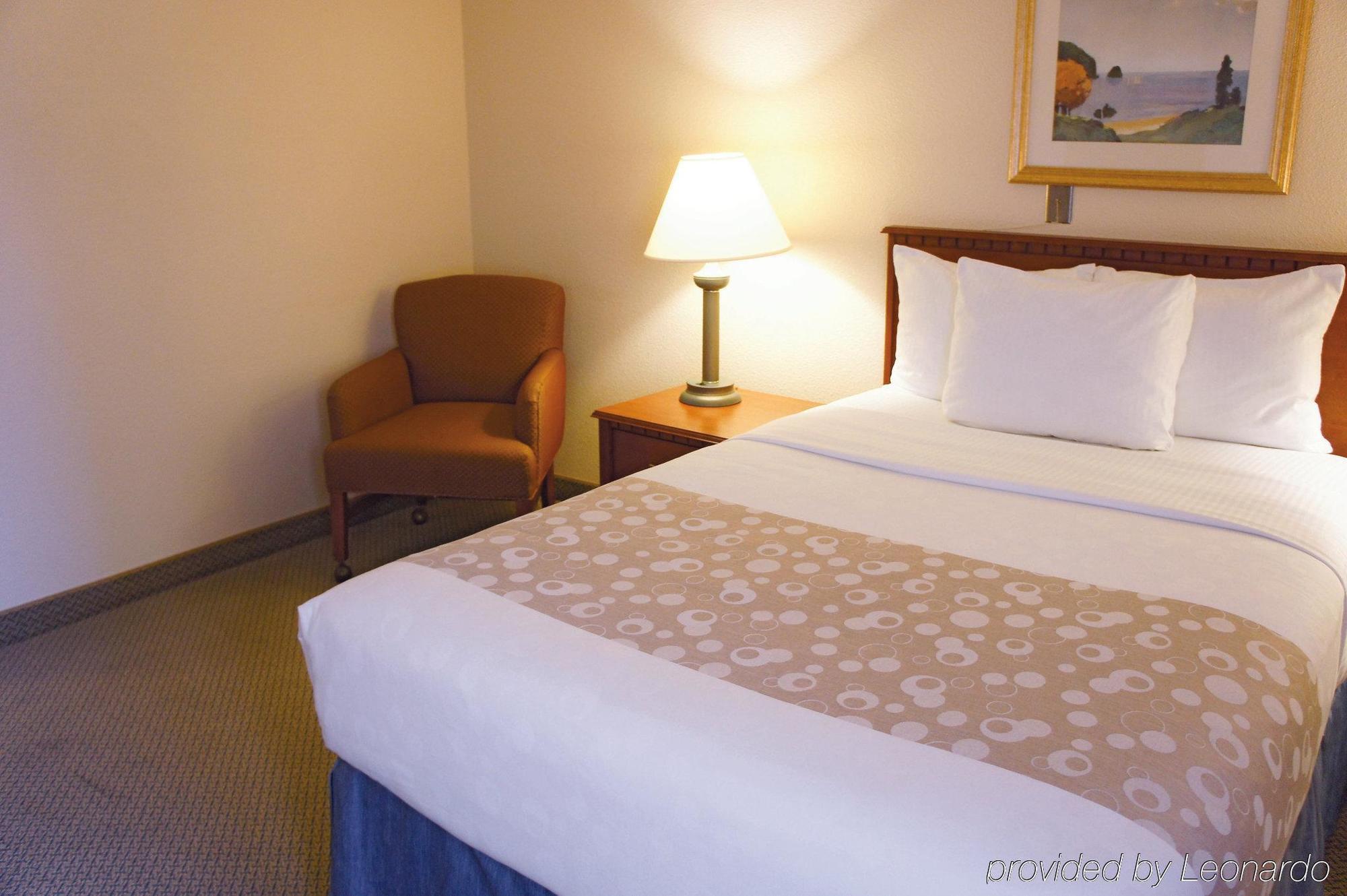 Отель La Quinta By Wyndham Hartford Bradley Airport Виндзор Локс Экстерьер фото