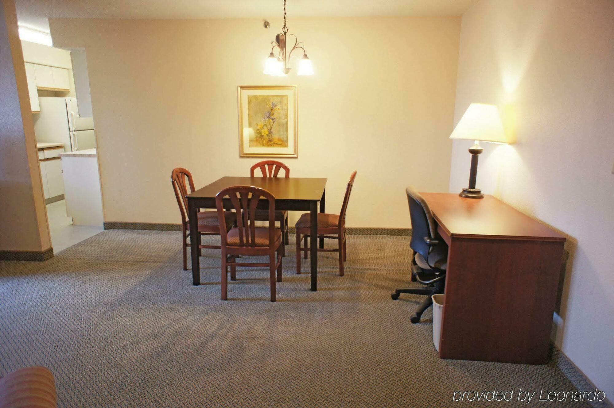 Отель La Quinta By Wyndham Hartford Bradley Airport Виндзор Локс Экстерьер фото